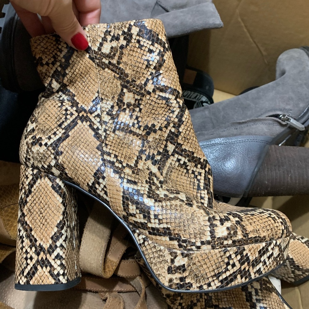 Steve Madden boots